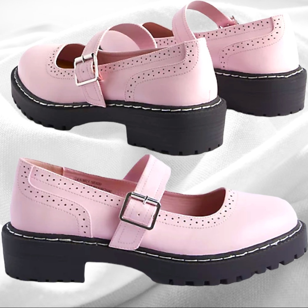 Torrid Pink Faux Leather Mary Jane Flats Size 9.5 WW Wide Width Like new